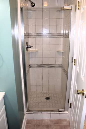 Bathroom 4-2