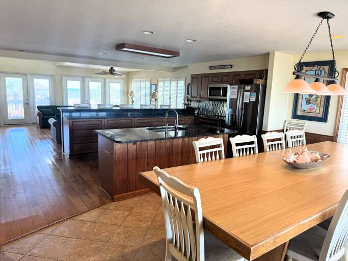 Kitchen 2-2 Kitchen 2-2