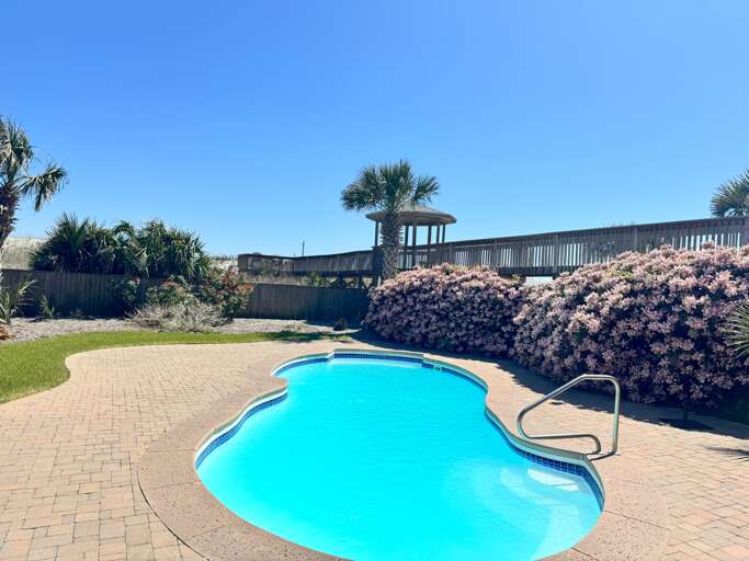 Pool View 2 Pool View 2
