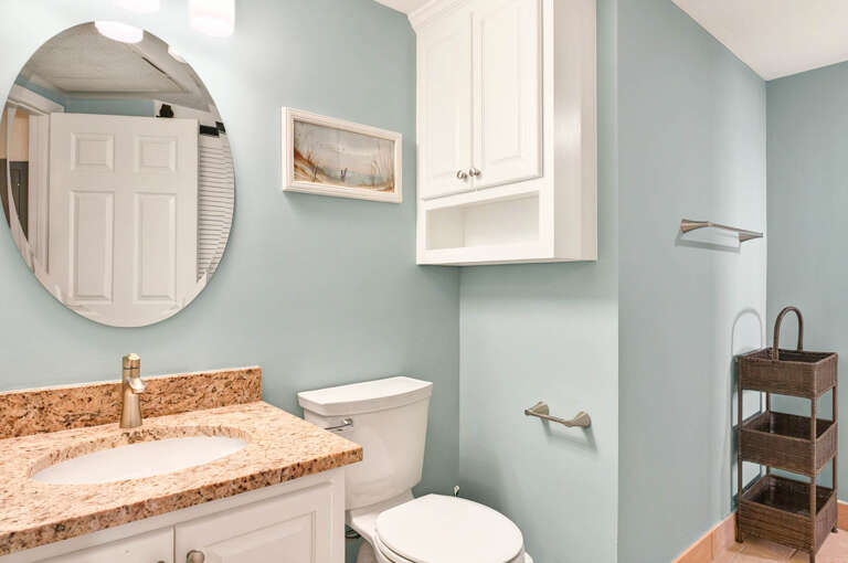 Bathroom 2-1