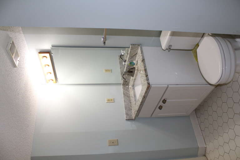 Bathroom 2-2