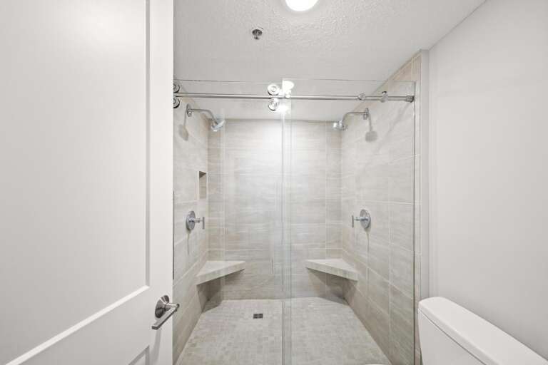 Bathroom 2-2