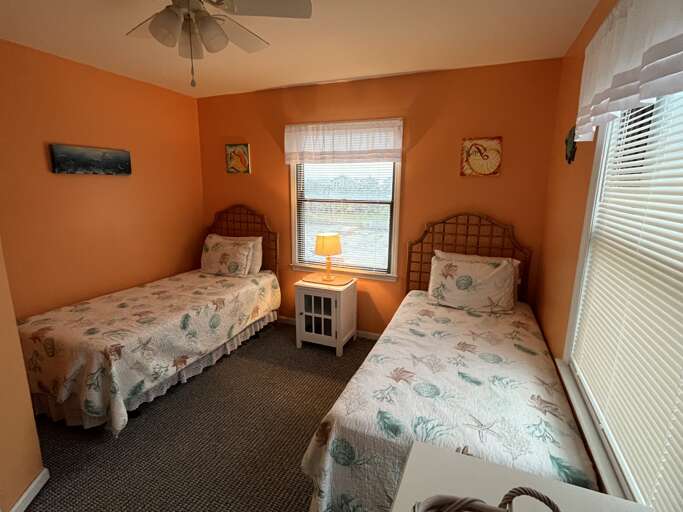 bedroom 3 - streetside
