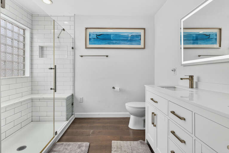 Bathroom 4-1