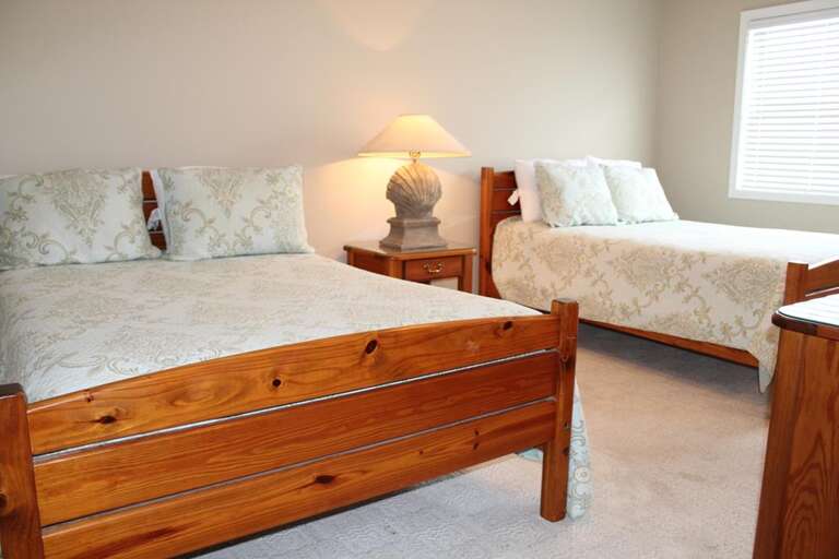 Bedroom 4 Upstairs - Jack n Jill Bath With Bedroom 5 Bedroom 4 Upstairs - Jack n Jill Bath With Bedroom 5