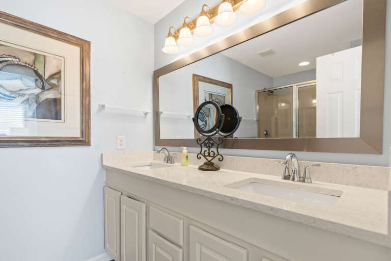 Bathroom 4-1