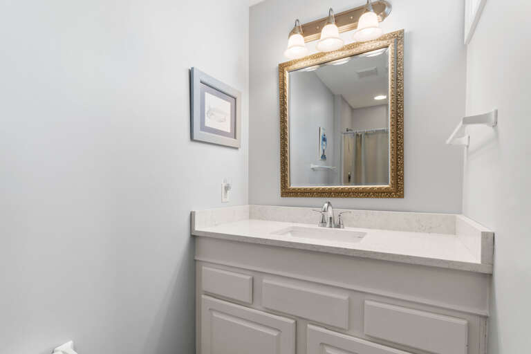 Bathroom 1-1