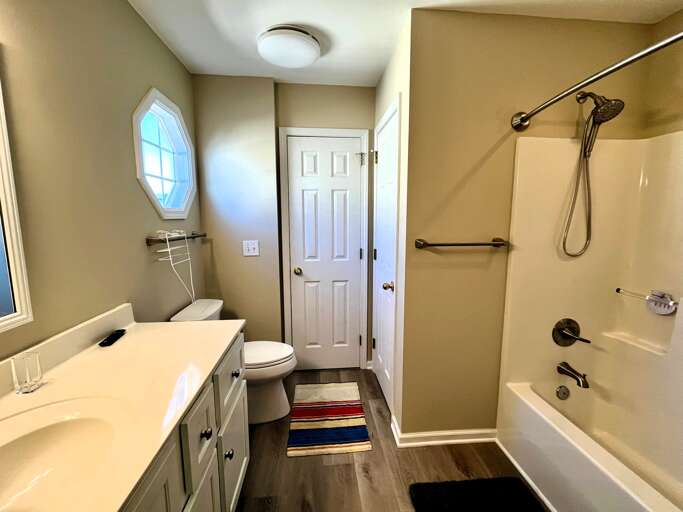 17 - bathroom 2 upstairs Jack N Jill tub-shower between bedroom 3 and 4