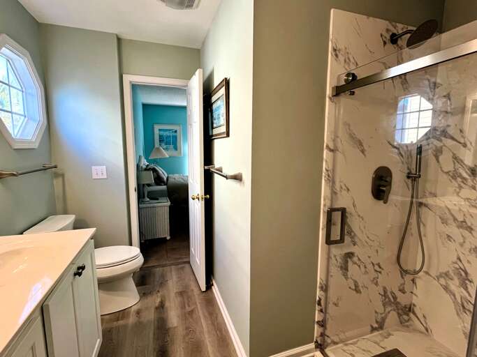 9 - bathroom - Jack N Jill first level between bedroom 1 and 2