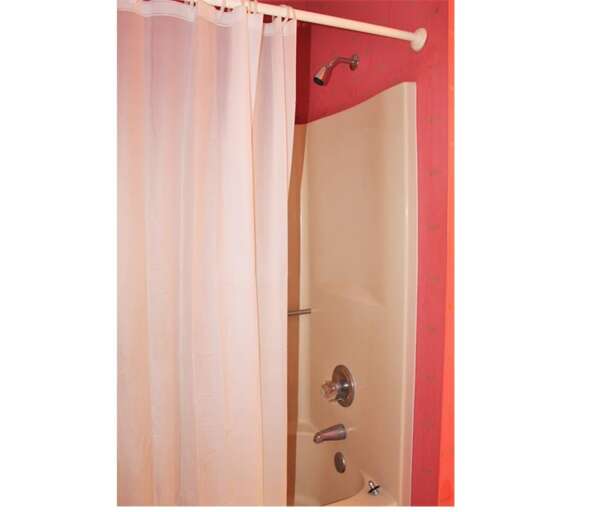 Jack n Jill Bath Shared by Bedrooms 3 & 4