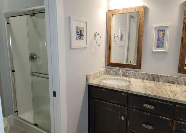 Bathroom 2 - Private to BR 2