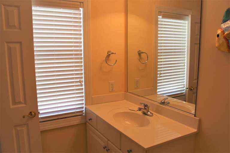 Bathroom 4 - Private 