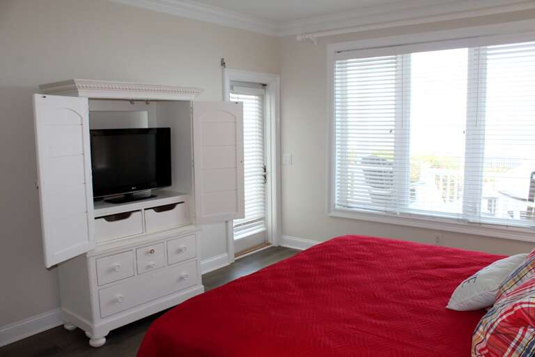 Bedroom 1 - First Floor - Oceanside