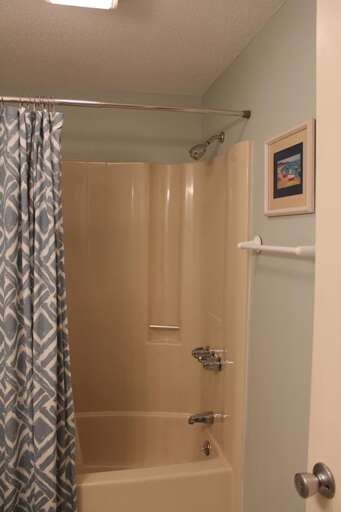 Bathroom 2 Opens to Hallway Bathroom 2 Opens to Hallway