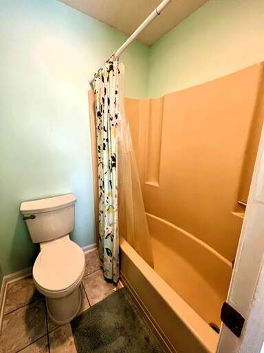 7 - bedroom 1 private bath - tub-shower