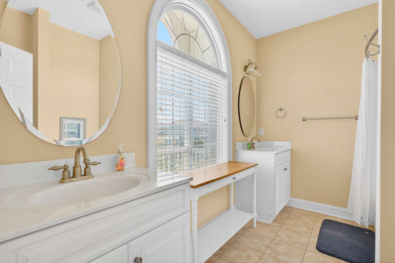 Bedroom 4 Bathroom