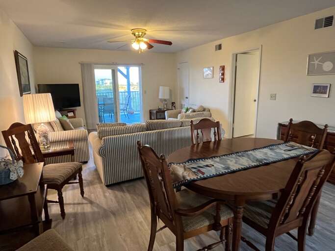 dining area dining area