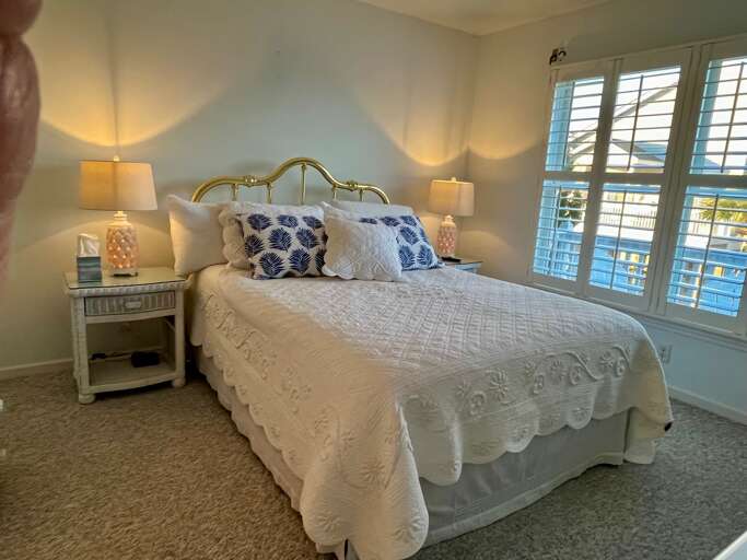 bedroom 2 first level - queen bedroom 2 first level - queen