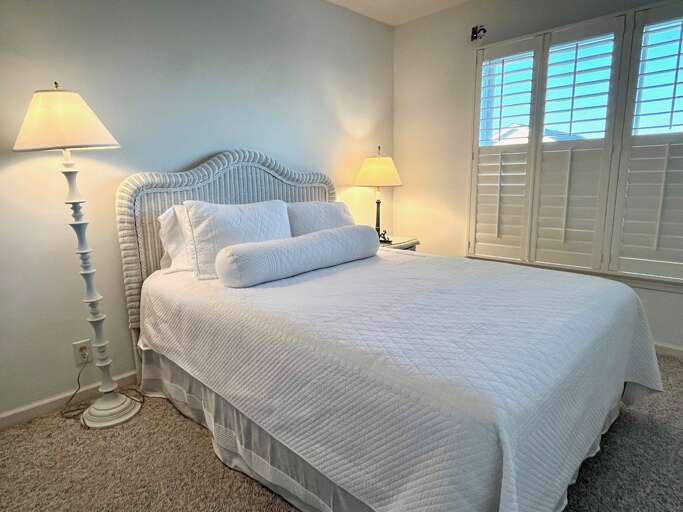 bedroom 4 upstairs - queen