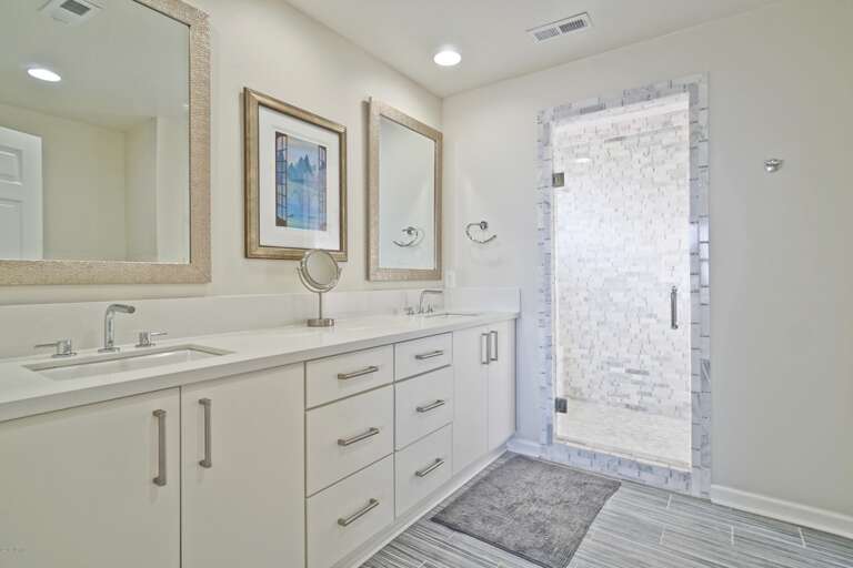 41 bedroom 3 private bath