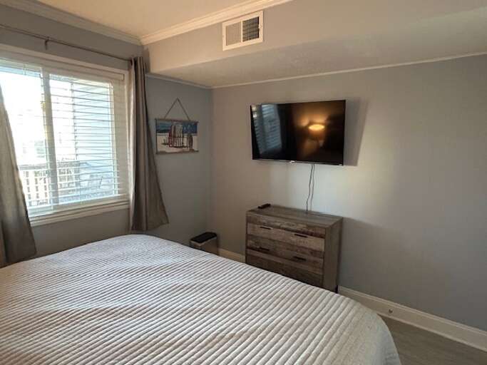 2nd King Bedroom (2)