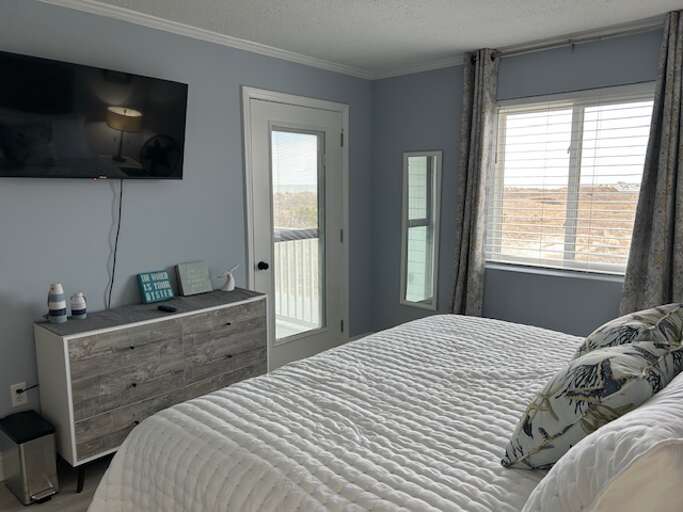 Master Bedroom Suite (2)