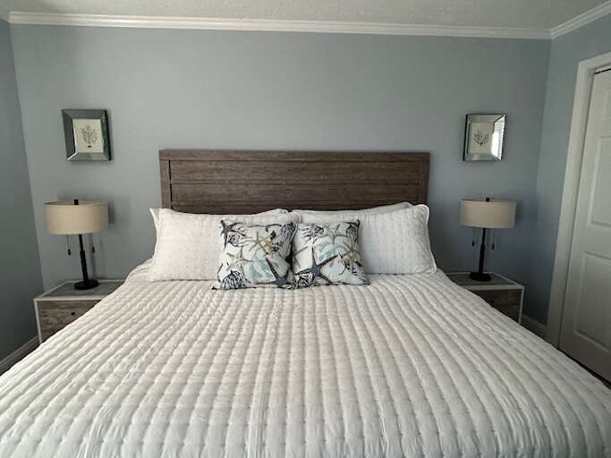 Master Bedroom Suite (3)