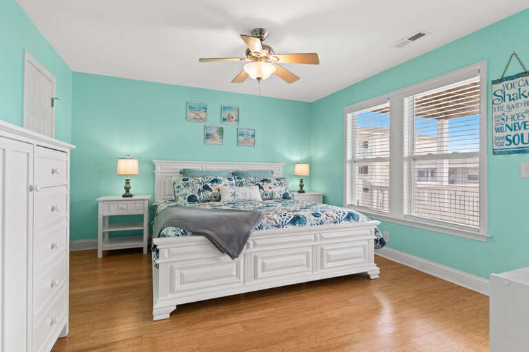 32 - bedroom