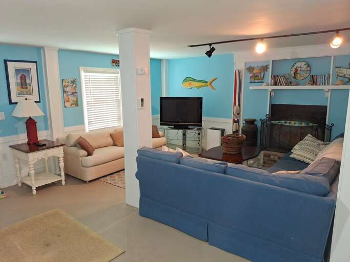 33 - ground level living area