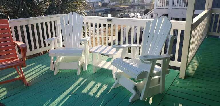 21 - canalside deck