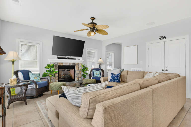 Living Area 4