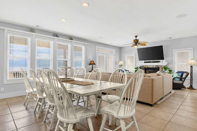 Dining Area 4
