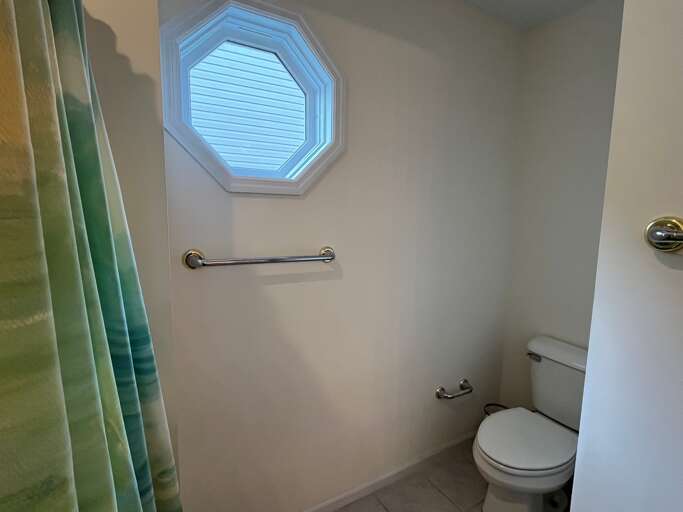 35 - bathroom 2