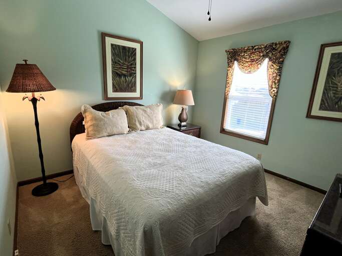 bedroom 3 upstairs - queen