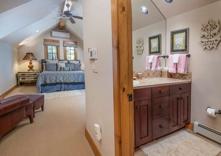 Upstairs King Bedroom