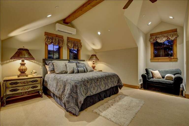 Upstairs King Bedroom