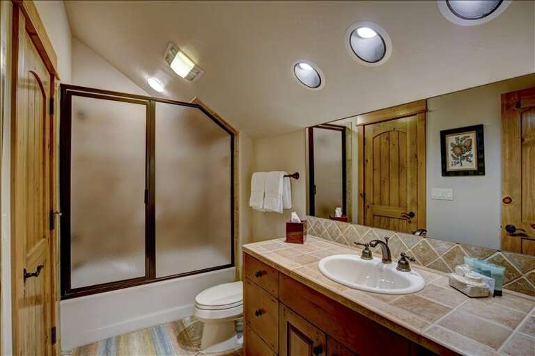 Upstairs Queen Bathroom
