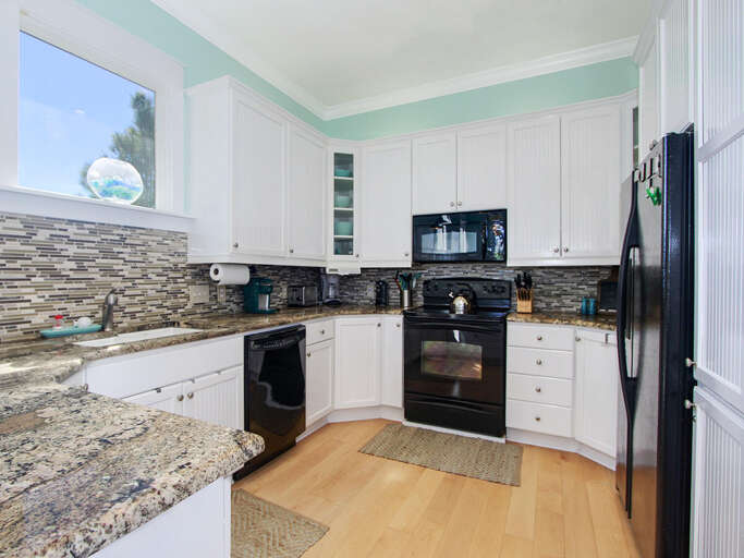 Kitchen Corner, Clean Cabinets, Cooking Space