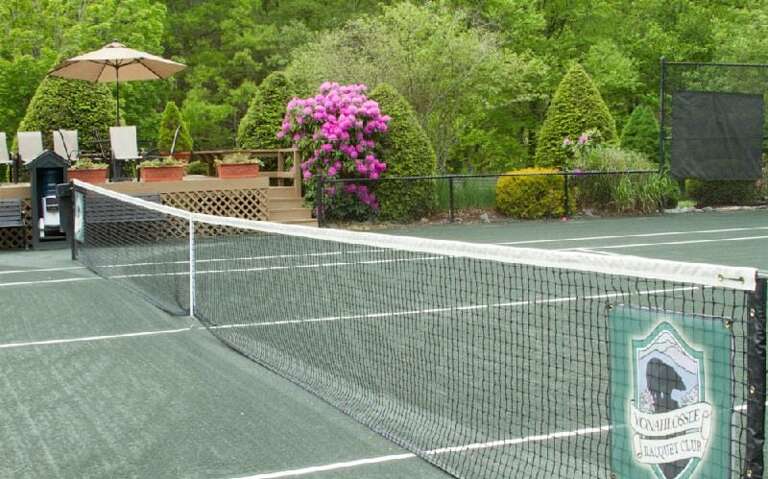 Yonahlossee tennis courts