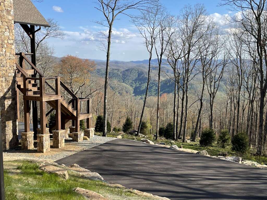 The Phoenix at Eagles Nest Banner Elk, NC 5 Bedroom Lodge for 16