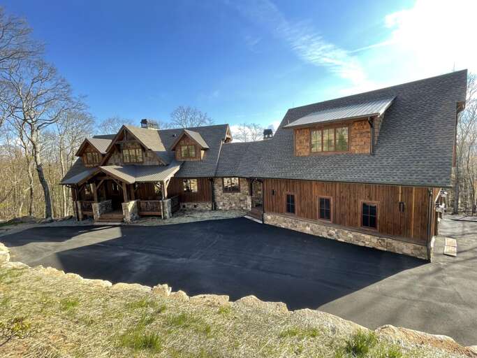 The Phoenix at Eagles Nest Banner Elk, NC 5 Bedroom Lodge for 16