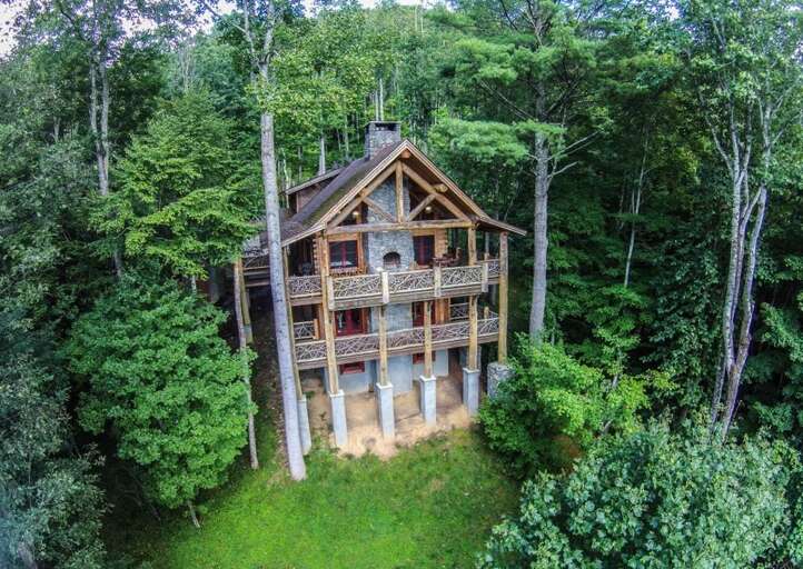 Red Stag Lodge at Eagle's Nest