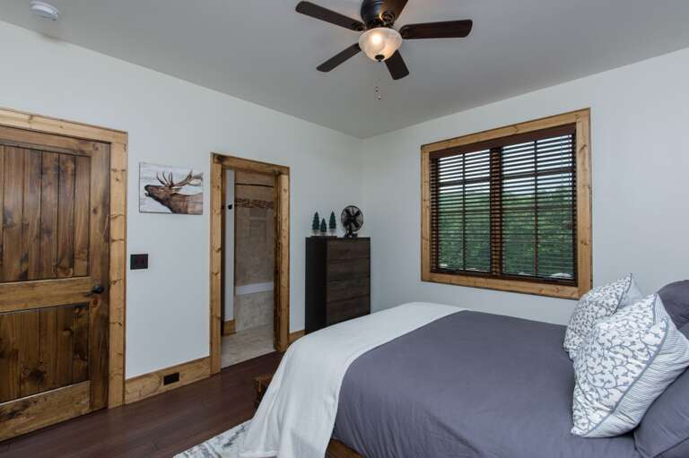 Queen Bed, Main Level Queen Bed, Main Level