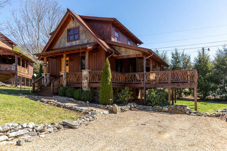 Catch and Release at Eagles Nest 2 Bedroom Cabin for 6 Guests in