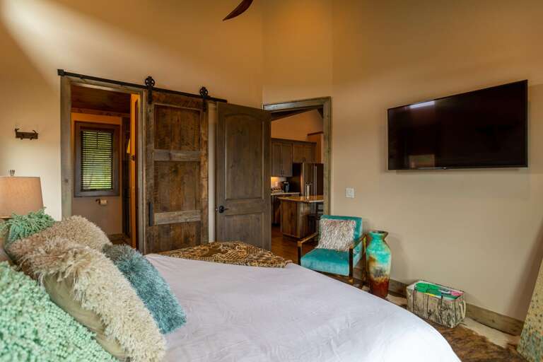 Ensuite 1 with King bed, views, TV, full bath