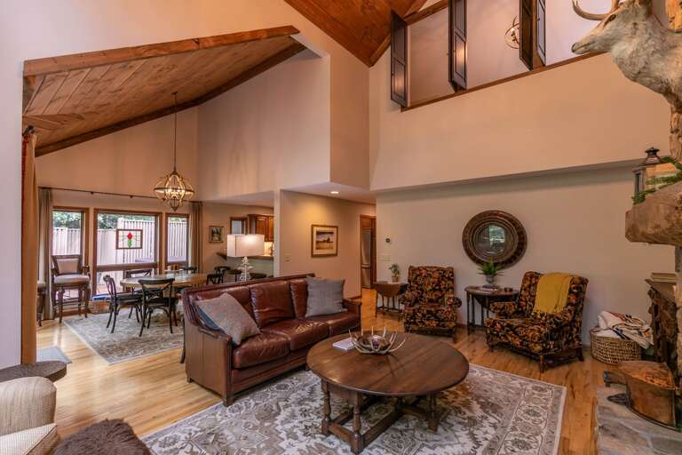 Wood-beamed Living Lounge With Lavish Layout In Vacation Rental