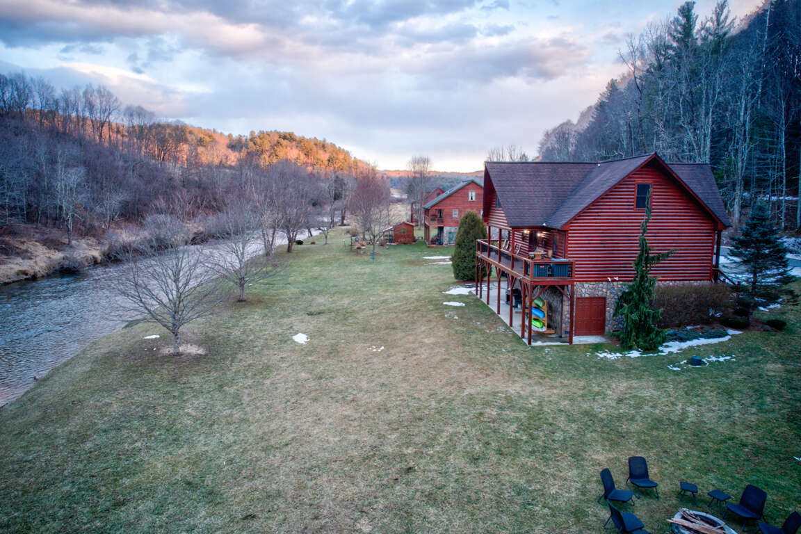 River Roost 3 Bedroom House for Rent in Todd, NC Sleeps 10 Find