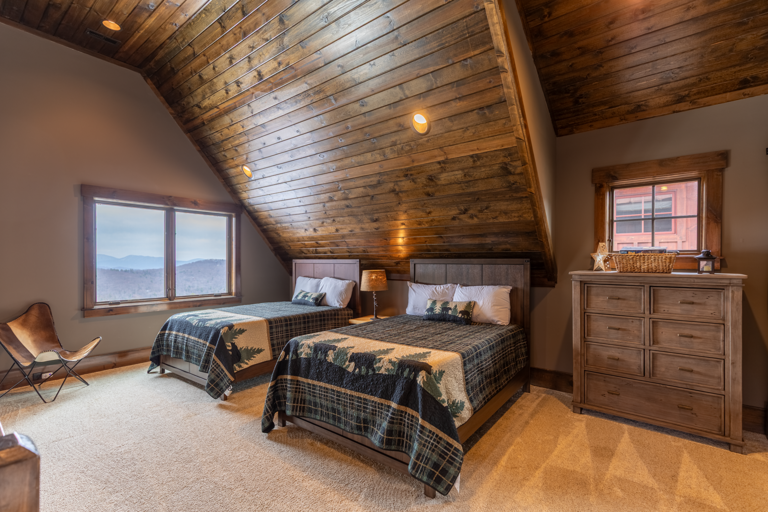 Sunrise Lodge at Eagles Nest