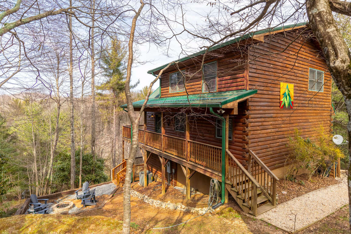 Hillside Heaven in Boone, NC 4 bedrooms, sleeps 12 Find Rentals