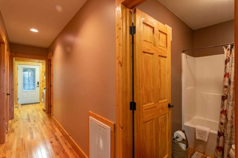 Shared bathroom with shower/tub